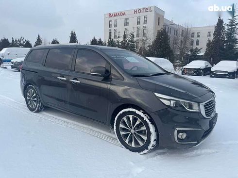 Kia Carnival 2017 - фото 3
