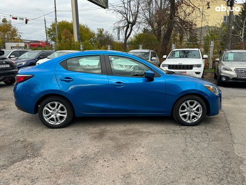 Toyota Yaris 2017 синий - фото 5