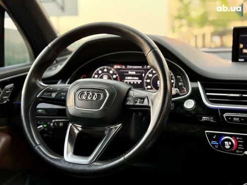 Audi Q7 2017 - фото 14