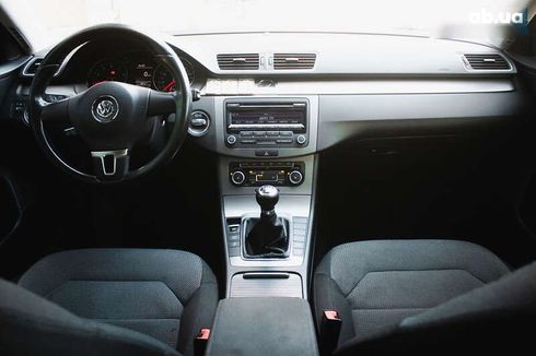 Volkswagen Passat 2011 - фото 14
