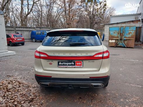 Lincoln MKX 2015 бежевый - фото 6