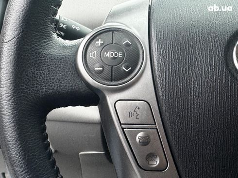 Toyota Prius V 2017 серый - фото 17