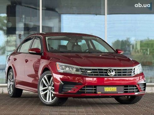 Volkswagen Passat 2017 - фото 7