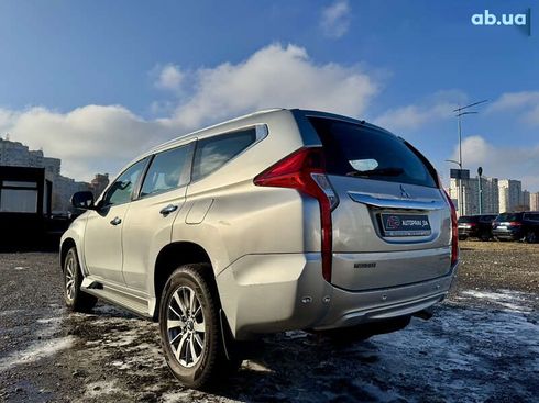 Mitsubishi Pajero Sport 2017 - фото 7