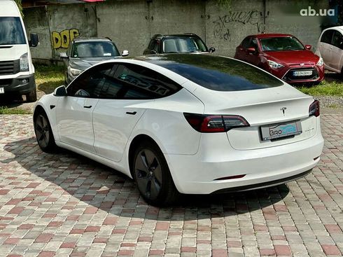 Tesla Model 3 2022 - фото 30