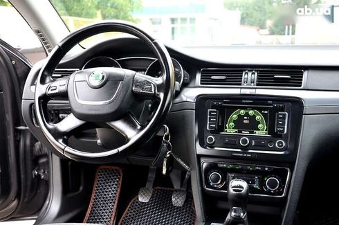 Skoda Superb 2011 - фото 29