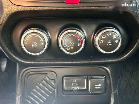 Jeep Renegade 2016 - фото 24