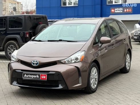 Toyota Prius V 2015 коричневый - фото 2