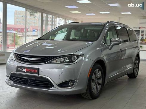 Chrysler Pacifica 2017 - фото 7