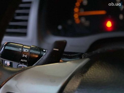 Toyota Avensis 2011 - фото 30