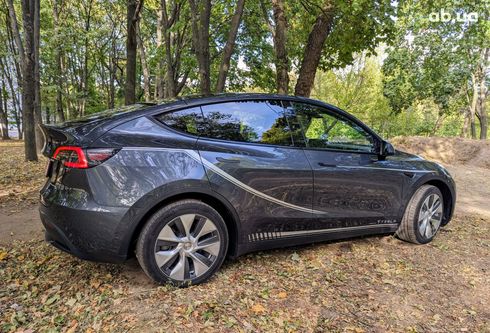 Tesla Model Y 2022 серый - фото 17