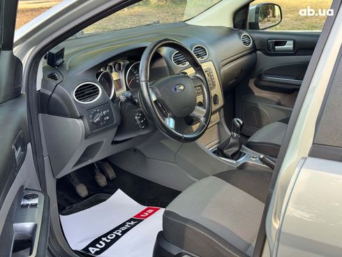 Ford Focus 2010 серый - фото 8