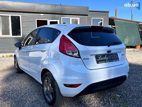 Ford Fiesta 2016 - фото 6