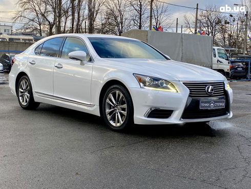 Lexus LS 2015 белый - фото 3