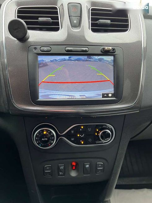Renault Sandero 2019 - фото 17