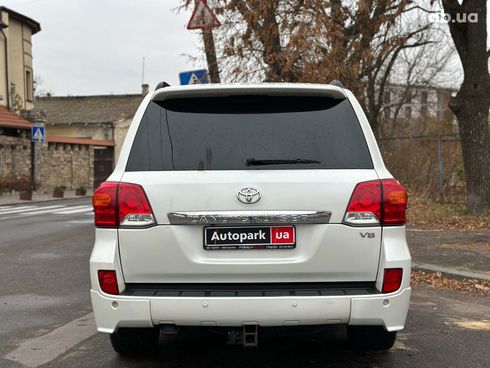 Toyota land cruiser 200 2013 белый - фото 16