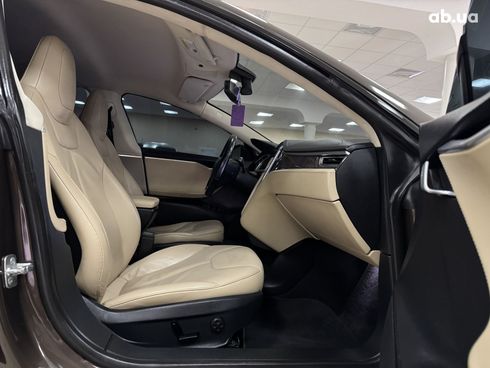 Tesla Model S 2013 коричневый - фото 10