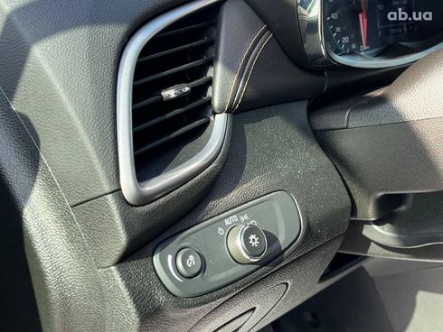 Chevrolet Trax 2018 черный - фото 39