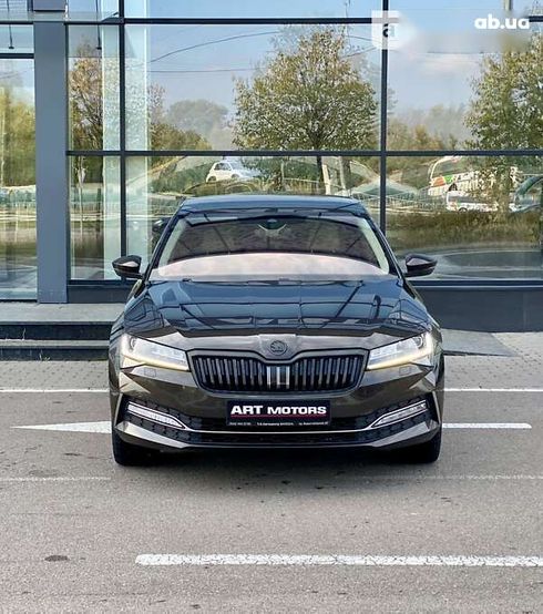 Skoda Superb 2020 - фото 2