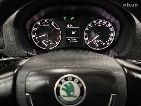 Skoda Octavia 2013 серебристый - фото 14