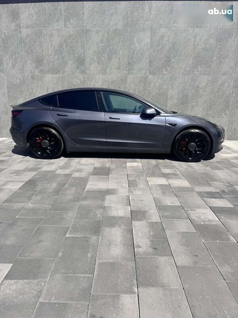 Tesla Model 3 2022 - фото 8