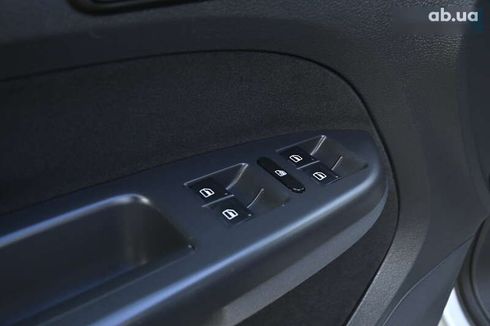 Volkswagen Touran 2009 - фото 22