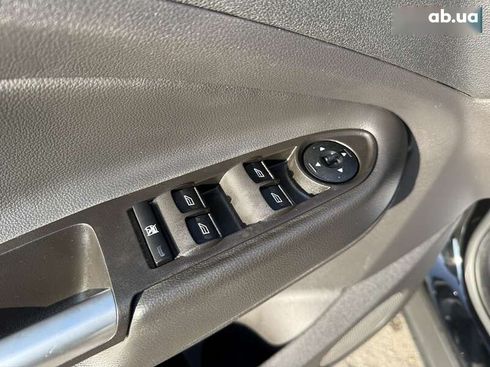 Ford Escape 2017 - фото 8