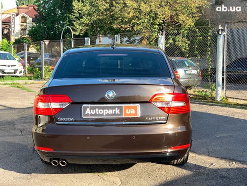 Skoda Superb 2013 коричневый - фото 6