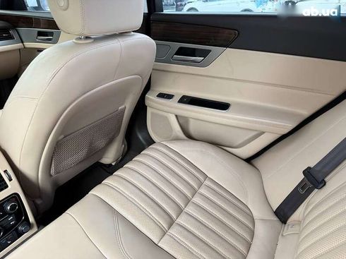 Jaguar XF 2017 - фото 20