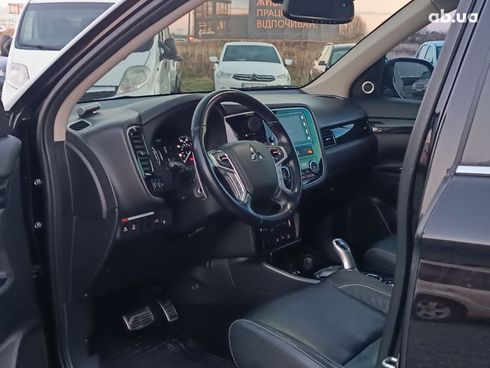 Mitsubishi Outlander 2018 черный - фото 40