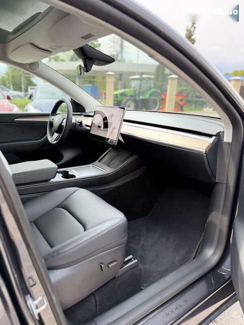 Tesla Model Y 2024 - фото 29
