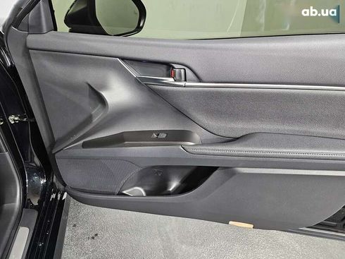 Toyota Camry 2022 - фото 20
