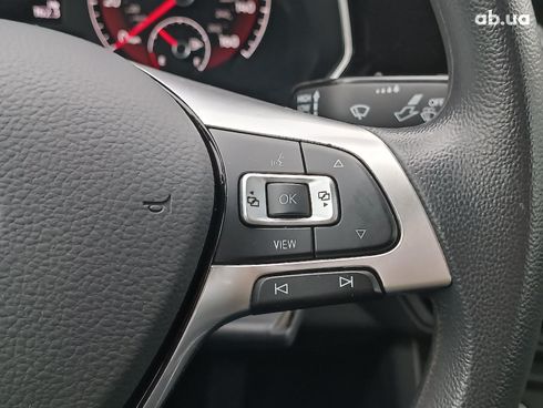 Volkswagen Jetta 2019 красный - фото 23