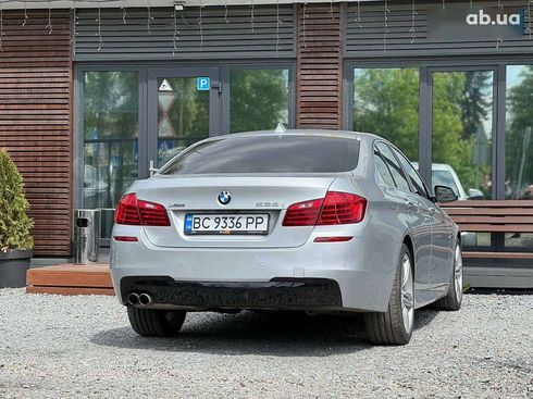 BMW 5 серия 2015 - фото 11