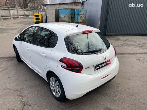 Peugeot 208 2017 белый - фото 9