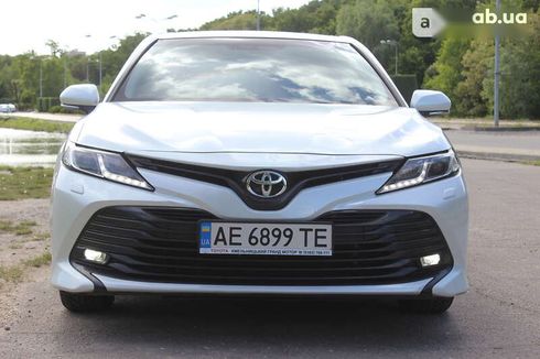 Toyota Camry 2020 - фото 8