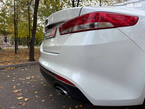 Kia Optima 2016 белый - фото 21