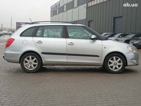 Skoda Fabia 2011 серый - фото 3