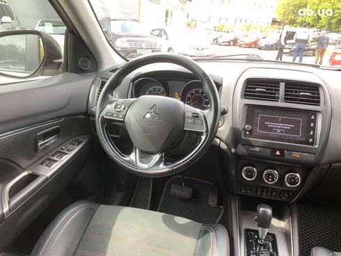 Mitsubishi Outlander 2018 белый - фото 28