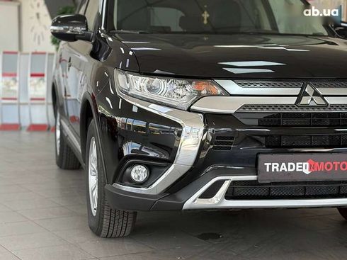 Mitsubishi Outlander 2020 - фото 11
