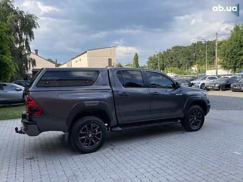 Toyota Hilux 2022 - фото 14