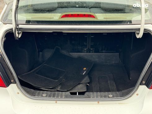 Chevrolet Aveo 2008 белый - фото 18