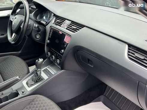 Skoda Octavia 2017 - фото 15