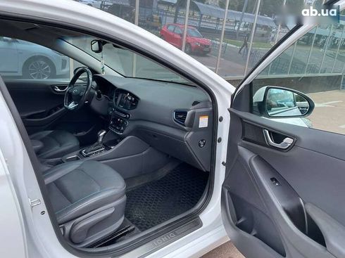 Hyundai Ioniq 2016 - фото 18