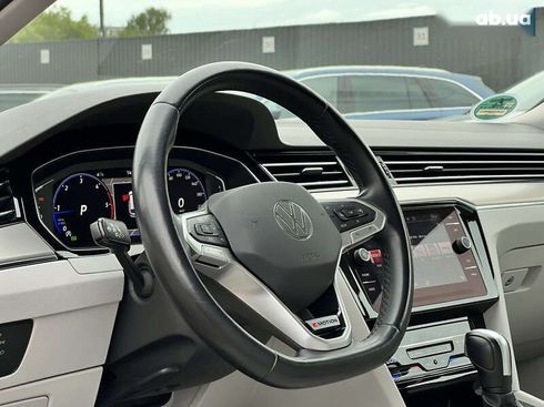 Volkswagen Passat 2022 - фото 30