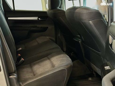 Toyota Hilux 2016 - фото 16