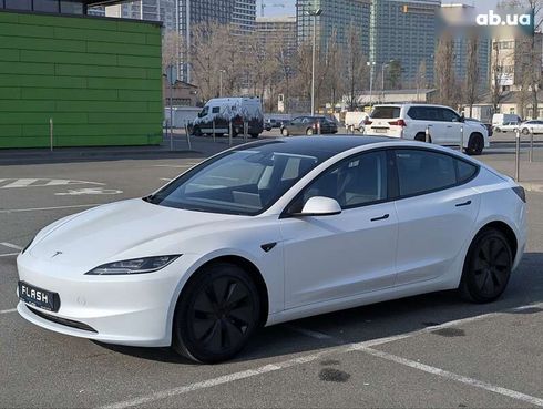 Tesla Model 3 2024 - фото 17