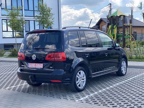 Volkswagen Touran 2010 - фото 16