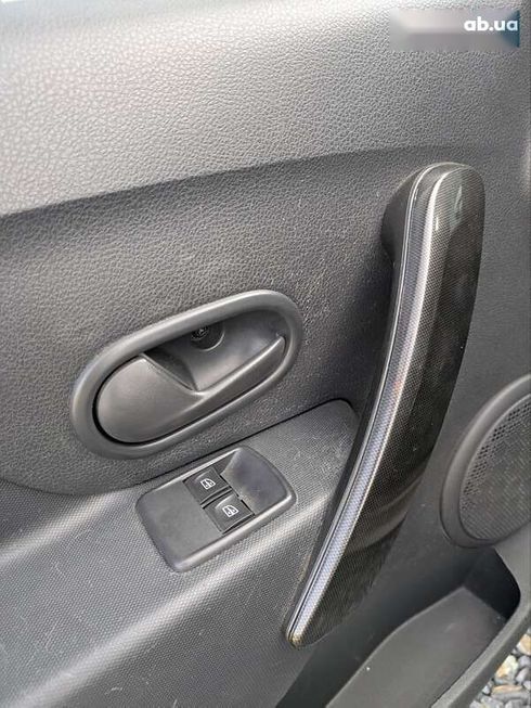Renault Logan 2018 - фото 22