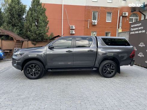 Toyota Hilux 2022 - фото 22